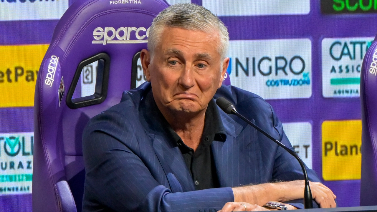 Il diesse Daniele Pradè durante la conferenza stampa di martedì