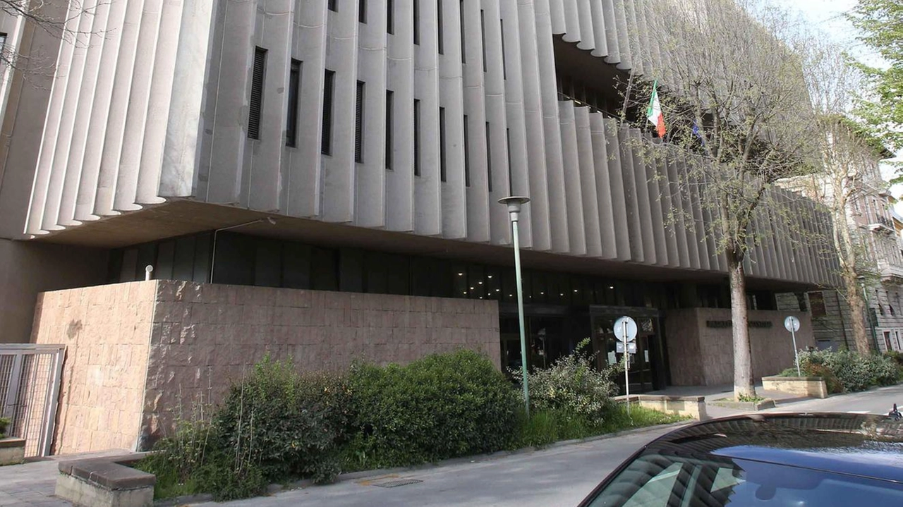 L’onorando, in attesa di leggere le motivazioni, parla di condanne "ingiuste" "Rispettiamo le divise con cui collaboriamo come sentinelle del territorio" .