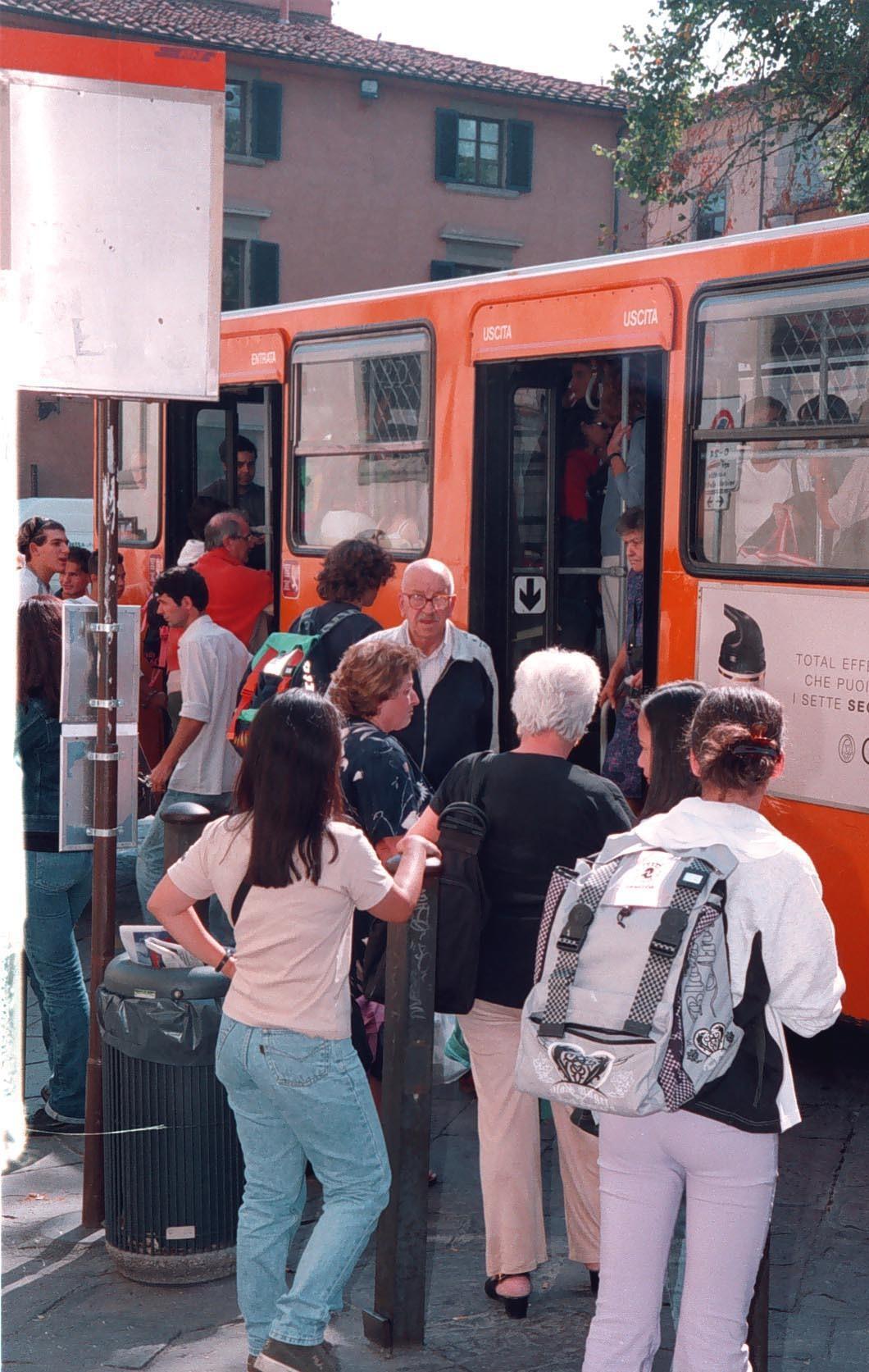 https://www.lanazione.it/image-service/view/acePublic/alias/contentid/Y2I2NDc3NDEtZTEwYy00/0/il-trasporto-e-le-aggressioni-situazione-sempre-piu-grave-servono-misure-urgenti.jpeg