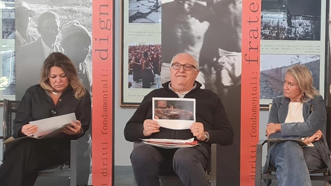 L’assessora di Palazzo Vecchio Benedetta Albanese, il presaidente dell’associazione Mandela Forum Massimo Gramigni e Oliva Scaramuzzi, vicepresidente Fondazione CR Firenze