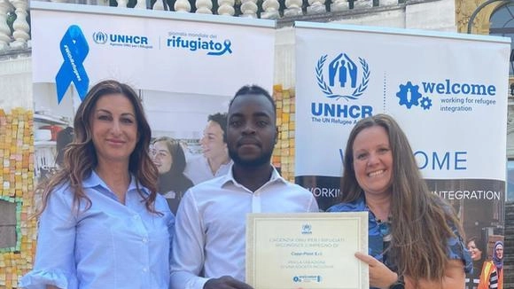 Capp Plast premiata a Roma per le politiche di inserimento lavorativo dei rifugiati e per i corsi di italiano e di sicurezza Capp Plast premiata a Roma per le politiche di inserimento lavorativo dei rifugiati e per i corsi di italiano e di sicurezza