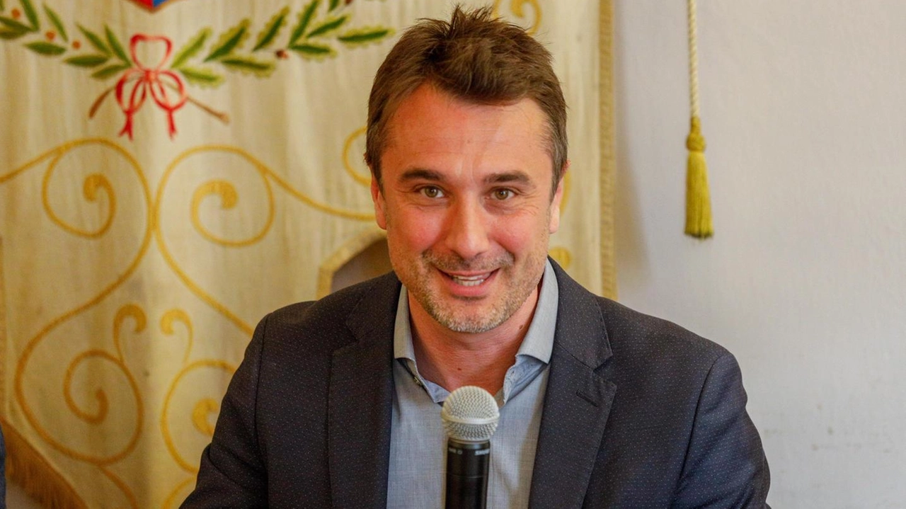 Il sindaco Lorenzo Falchi, al centro delle polemiche del Partito Democratico