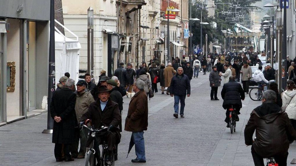 Persiste l’inverno demografico, cresce l’età media della popolazione Persiste l’inverno demografico, cresce l’età media della popolazione
