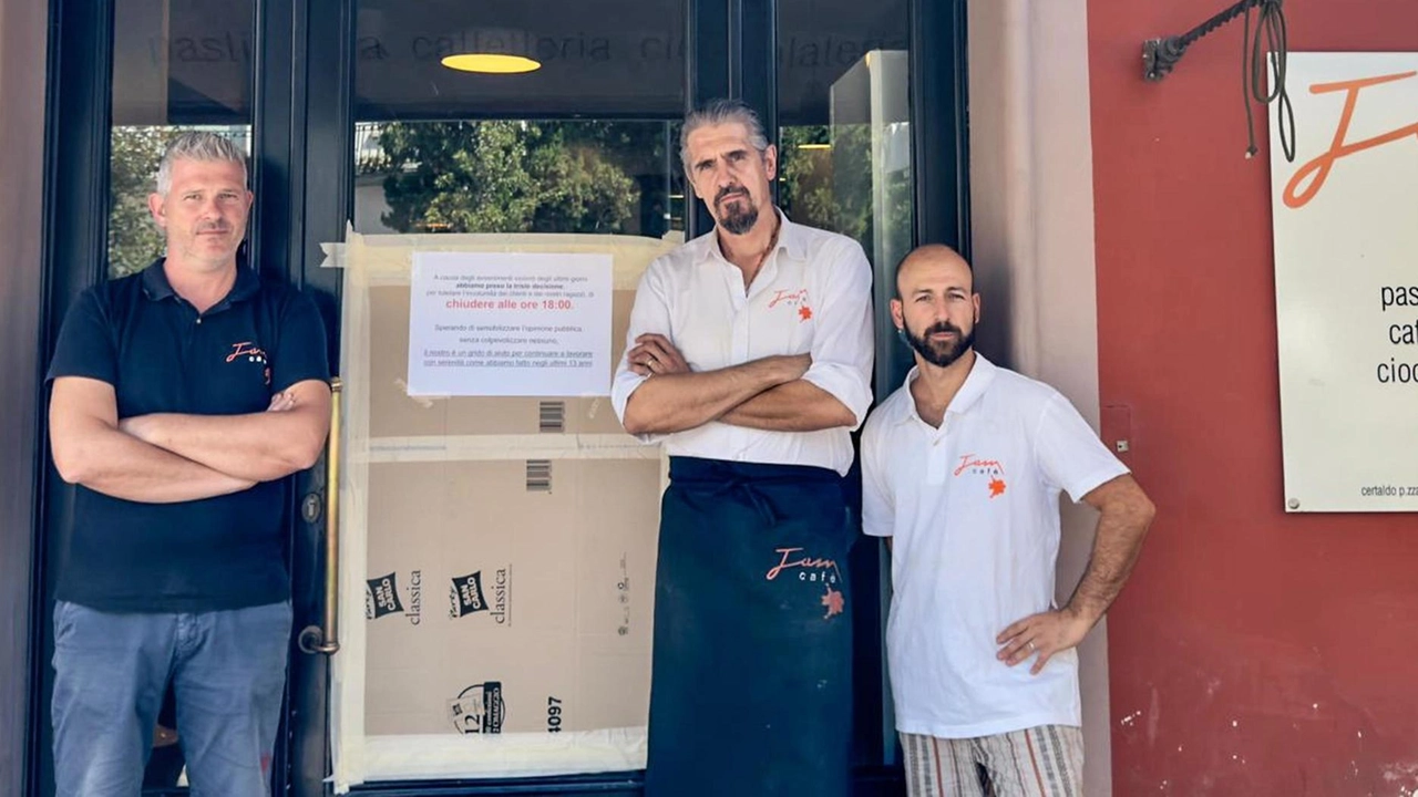 Due ubriachi seminano il panico al Jam Cafè. I titolari: "Siamo stanchi, le cose devono cambiare" Due ubriachi seminano il panico al Jam Cafè. I titolari: "Siamo stanchi, le cose devono cambiare"