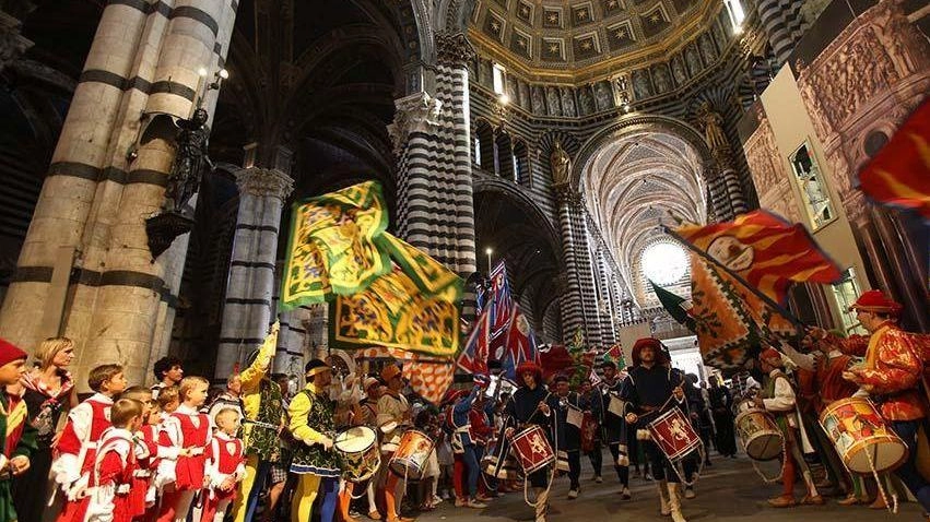 Il programma delle Sante Messe fino alla benedizione del drappellone Il programma delle Sante Messe fino alla benedizione del drappellone