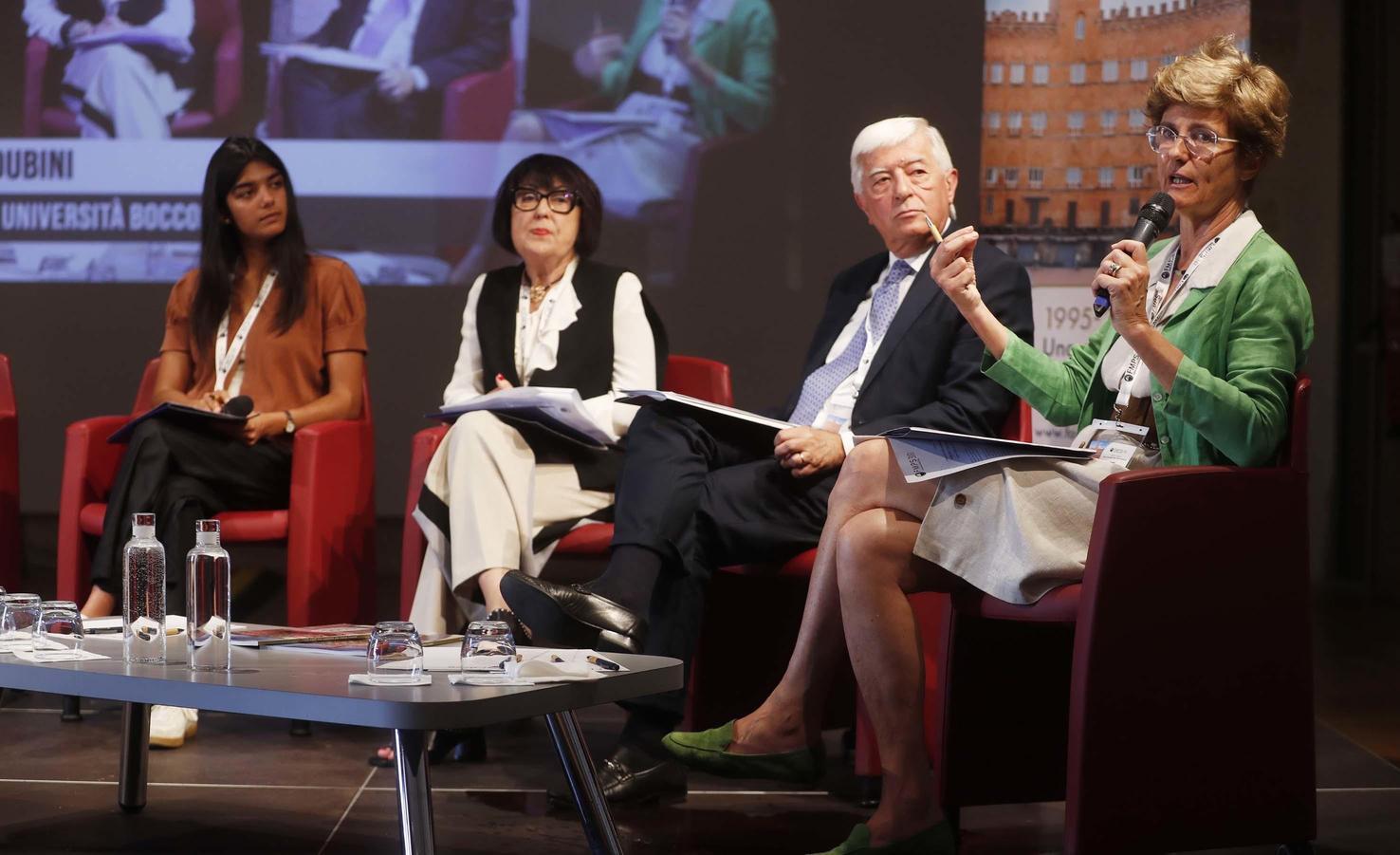 Giovani, mostre e le situazioni di bisogno: "Un aiuto a rafforzarsi alle associazioni del territorio" Giovani, mostre e le situazioni di bisogno: "Un aiuto a rafforzarsi alle associazioni del territorio"