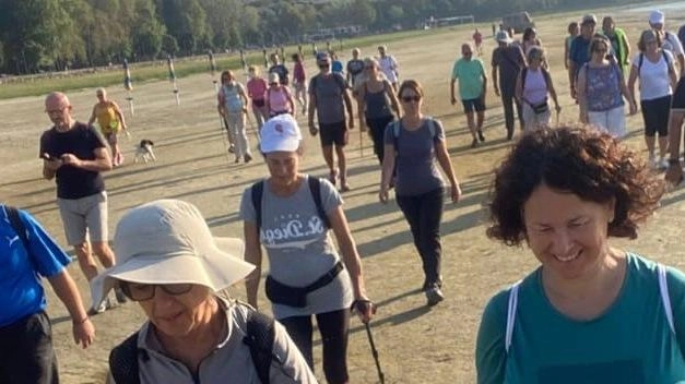 Domenica. la seconda edizione della passeggiata, organizzata dal Gruppo Camminatori Filippide di Castiglione Domenica. la seconda edizione della passeggiata, organizzata dal Gruppo Camminatori Filippide di Castiglione