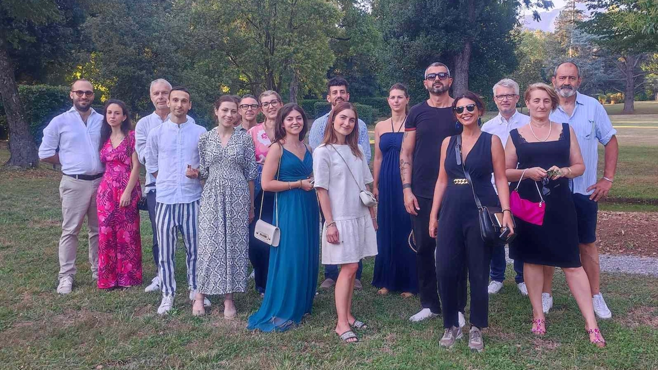 I fortunati dipendenti che hanno partecipato all’aperitivo I fortunati dipendenti che hanno partecipato all’aperitivo