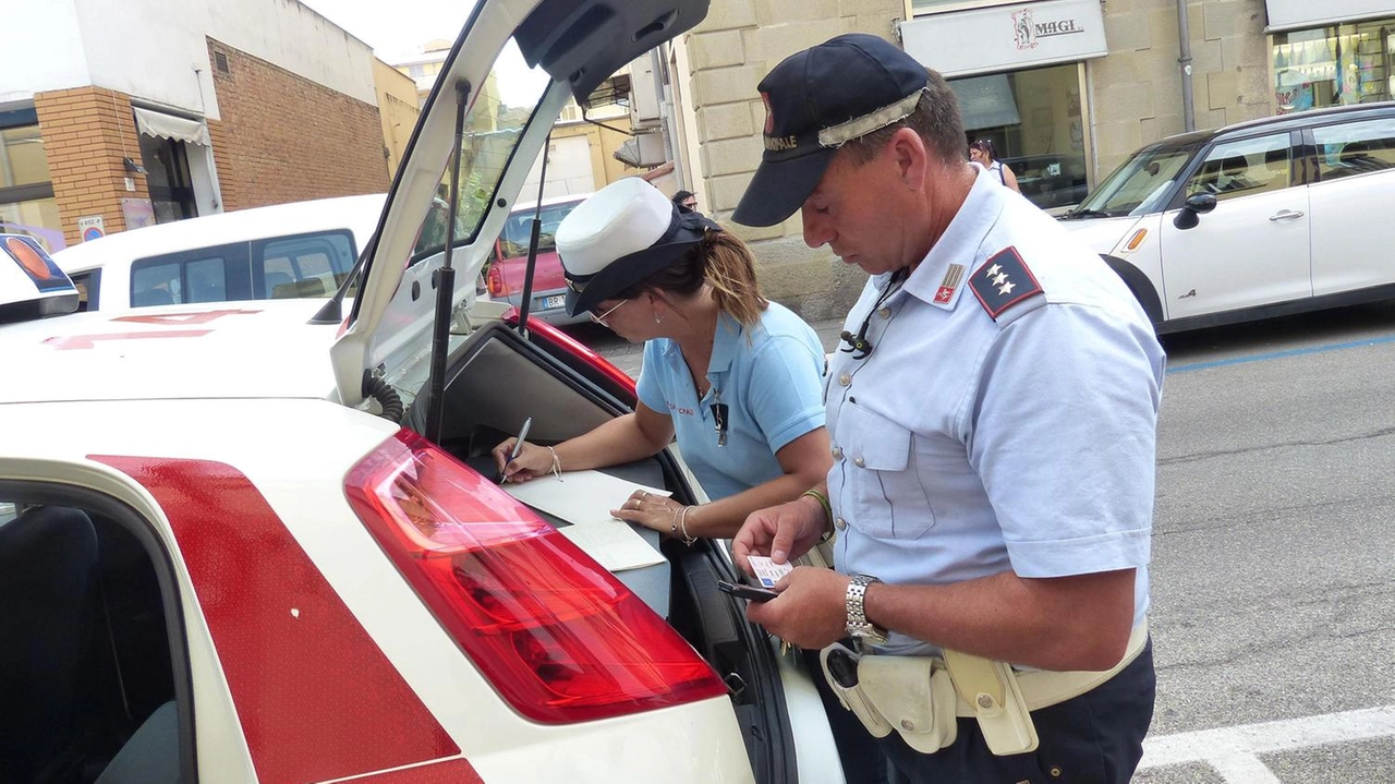 La polizia municipale di Montemurlo è intervenuta in via Montalese per un sinistro in cui è rimasto coinvolto un pedone La polizia municipale di Montemurlo è intervenuta in via Montalese per un sinistro in cui è rimasto coinvolto un pedone