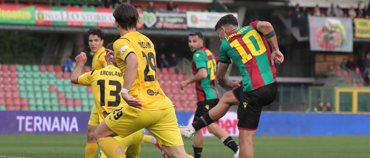 Ternana-Pianese 2-0, reazione delle Fere