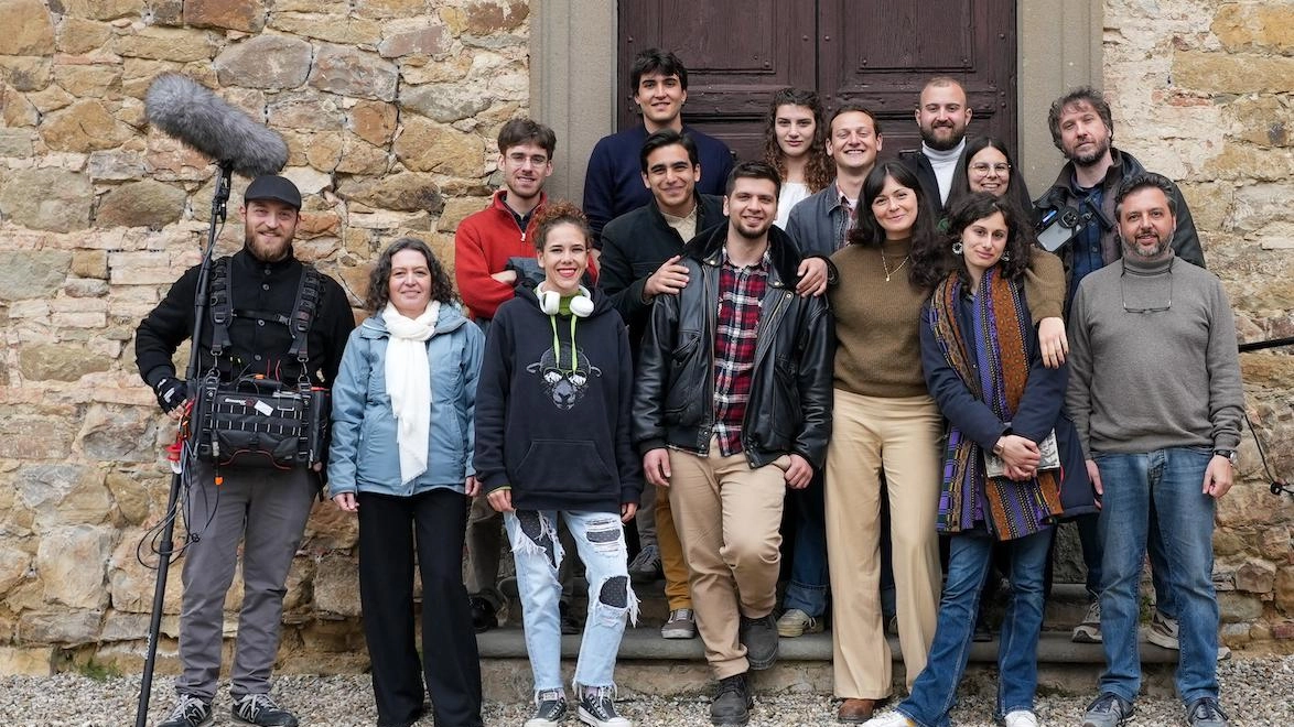 Presentato il film documentario “E se ora, lontano - Un’altra voce esiste“ girato a Perugia, Passignano e in un’antica pieve Presentato il film documentario “E se ora, lontano - Un’altra voce esiste“ girato a Perugia, Passignano e in un’antica pieve