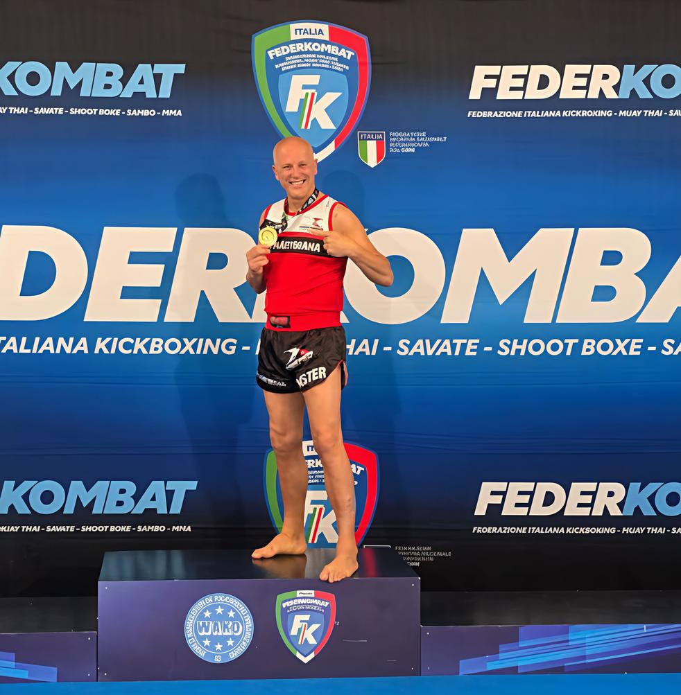 Marco Martorana trionfa ai campionati italiani di kickboxing a Jesolo Marco Martorana trionfa ai campionati italiani di kickboxing a Jesolo