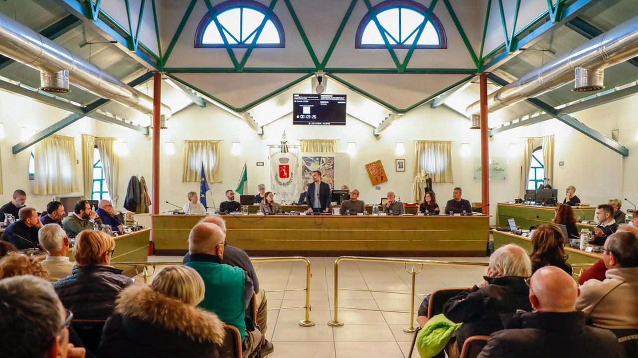 Il consiglio comunale di ieri sulla tramvia; in alto, il sindaco Andrea Tagliaferri Il consiglio comunale di ieri sulla tramvia; in alto, il sindaco Andrea Tagliaferri