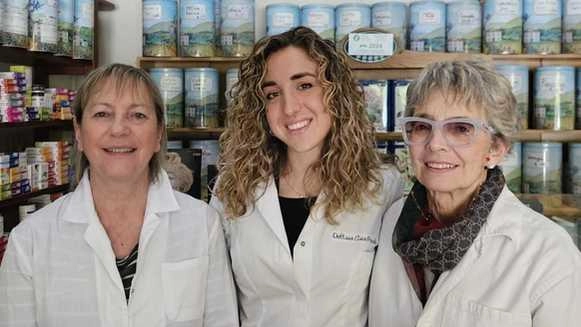 Rita Del Bravo, Rosanna Giuntoli e Asia Pardi festeggiano con i loro clienti il compleanno dell’Erbavoglio Rita Del Bravo, Rosanna Giuntoli e Asia Pardi festeggiano con i loro clienti il compleanno dell’Erbavoglio