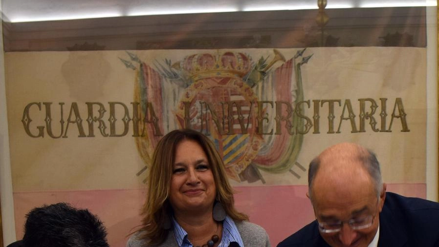Protocollo d’intesa per collaborazione a 360 gradi: dai corsi a progetti, a stage e lavoro. Il rettore Roberto Di Pietra: "Grandi potenzialità insieme al dottorato di interesse nazionale" . Protocollo d’intesa per collaborazione a 360 gradi: dai corsi a progetti, a stage e lavoro. Il rettore Roberto Di Pietra: "Grandi potenzialità insieme al dottorato di interesse nazionale" .