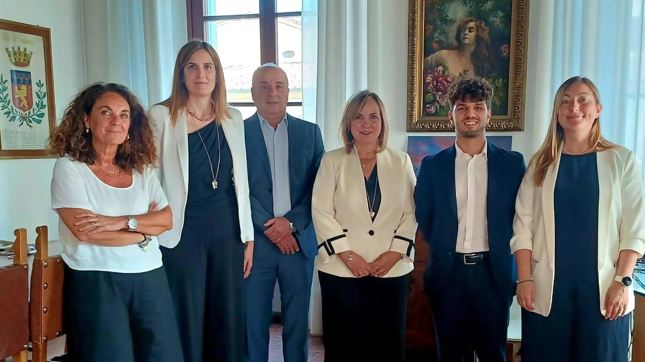 La sindaca di Poggibonsi, Susanna Cenni, con il suo esecutivo, ha ampliato il Piano triennale delle Opere pubbliche La sindaca di Poggibonsi, Susanna Cenni, con il suo esecutivo, ha ampliato il Piano triennale delle Opere pubbliche