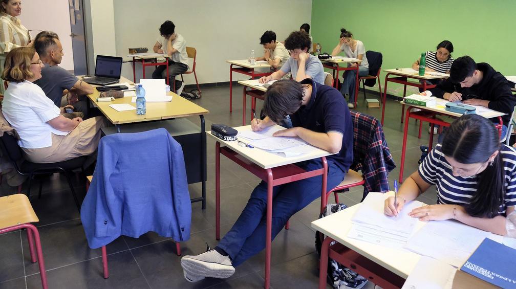 https://www.lanazione.it/image-service/view/acePublic/alias/contentid/Y2M3ZGYxMTgtNGE4YS00/0/la-carica-dei-mille-i-giovani-si-misurano-con-le-riflessioni-etiche.jpeg