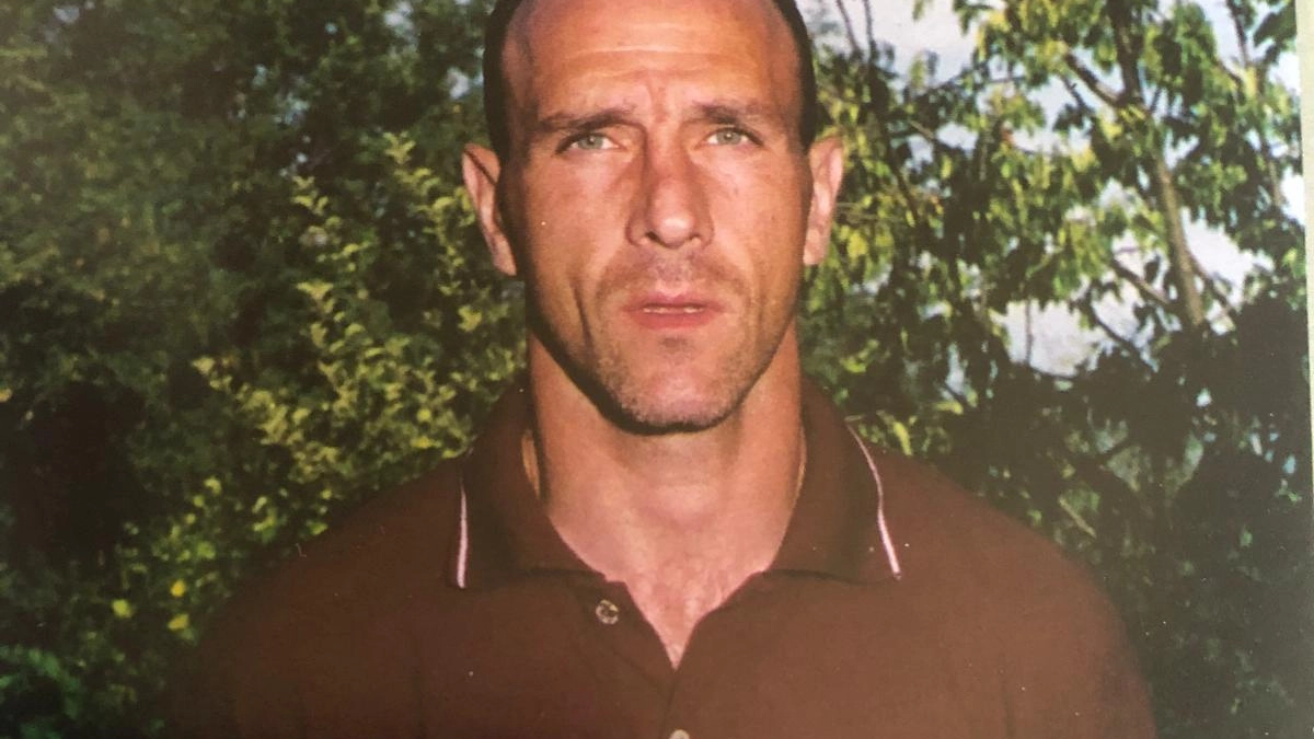 Il portiere Giulio Drago, scomparso nella tarda serata di venerdì all’età di 62 anni, ha vestito anche la maglia granata