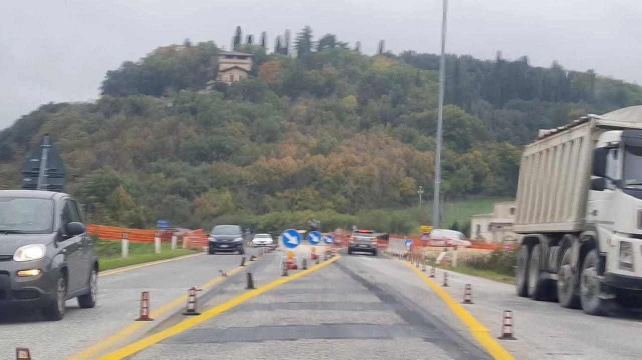 Il cantiere per la realizzazione della nuova rotatoria all’ingresso di Spoleto Il cantiere per la realizzazione della nuova rotatoria all’ingresso di Spoleto