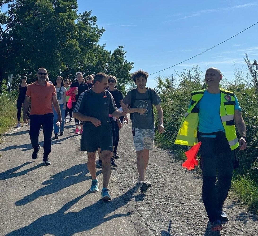 Tutti in corsa... pregando. Scatta la prima MariaTona Tutti in corsa... pregando. Scatta la prima MariaTona