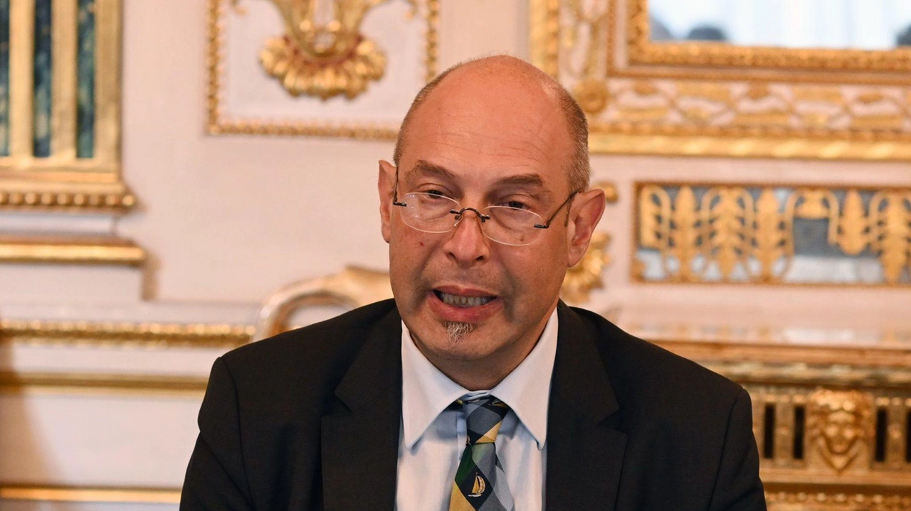 L’ex assessore ricostruisce la vicenda, difende il suo operato e se la prende con il gruppo consiliare. Non mancano neanche le critiche al sindaco. L’ex assessore ricostruisce la vicenda, difende il suo operato e se la prende con il gruppo consiliare. Non mancano neanche le critiche al sindaco.