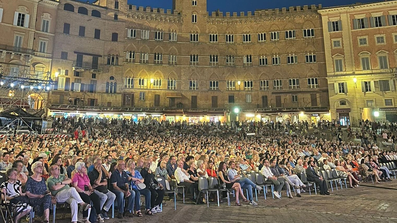 La stagione estiva si è conclusa con oltre trentamila presenze. Il 24 ottobre su il sipario con ’Magnifica presenza’ La stagione estiva si è conclusa con oltre trentamila presenze. Il 24 ottobre su il sipario con ’Magnifica presenza’
