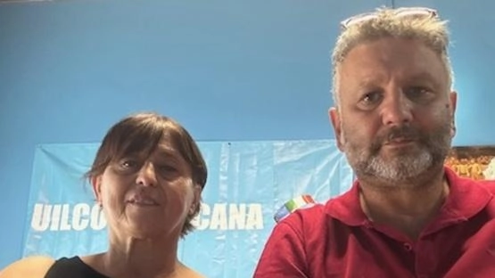 Filomena Zanca, Rsu della Uiltec della Schultze SO.GE.SI, insieme a Massimiliano Bindocci della segreteria provinciale della Uil che ha denunciato il licenziamento della donna da parte dell’azienda di Porcari Filomena Zanca, Rsu della Uiltec della Schultze SO.GE.SI, insieme a Massimiliano Bindocci della segreteria provinciale della Uil che ha denunciato il licenziamento della donna da parte dell’azienda di Porcari