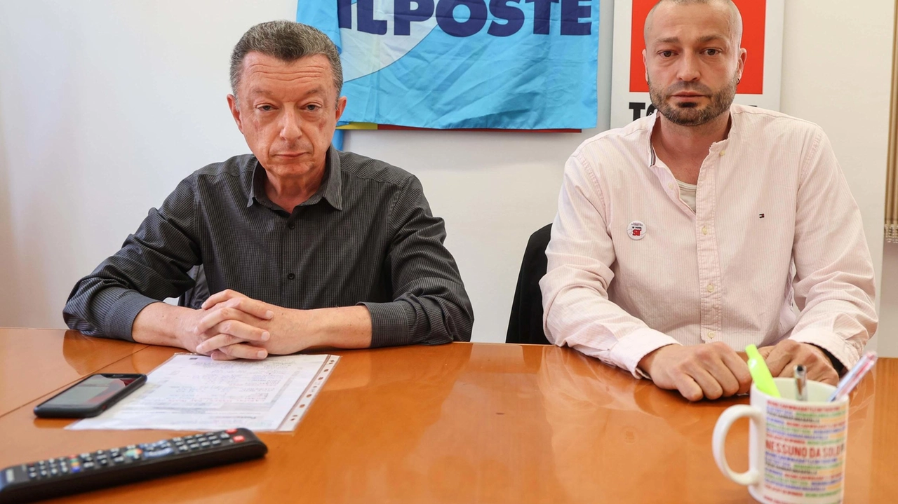 "Nella divisione sportelleria e ramo finanziario si registra una grave carenza di personale per garantire l’apertura degli uffici postali, con... "Nella divisione sportelleria e ramo finanziario si registra una grave carenza di personale per garantire l’apertura degli uffici postali, con...