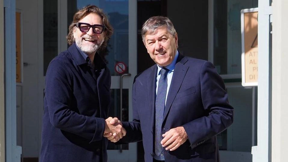 L’imprenditore Giovanni Costantino assieme al sindaco Bruno Murzi L’imprenditore Giovanni Costantino assieme al sindaco Bruno Murzi