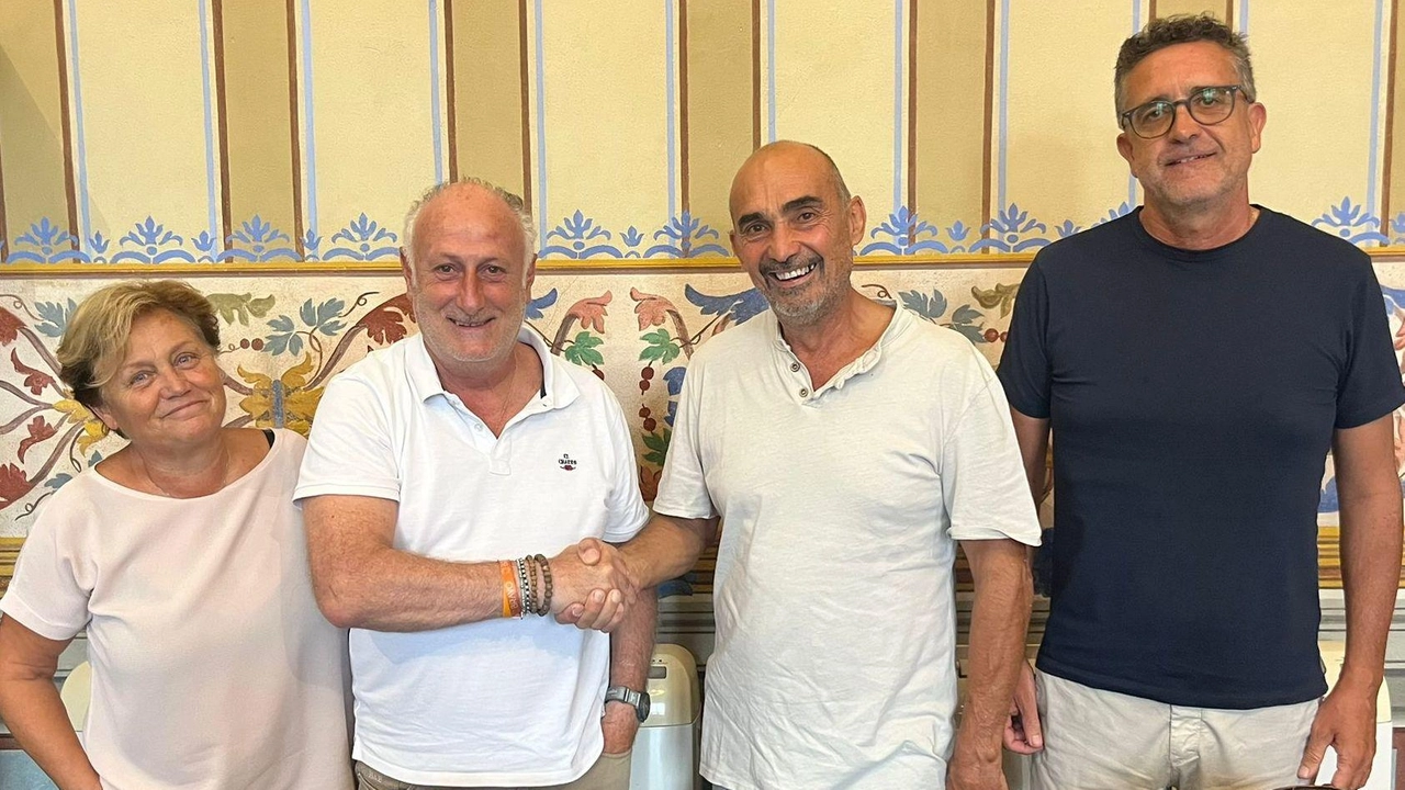 Fumata bianca per la Pugilistica Massese all’indomani dell’incontro di ieri a Palazzo Ducale. Attorno allo stesso tavolo si sono ritrovati... Fumata bianca per la Pugilistica Massese all’indomani dell’incontro di ieri a Palazzo Ducale. Attorno allo stesso tavolo si sono ritrovati...