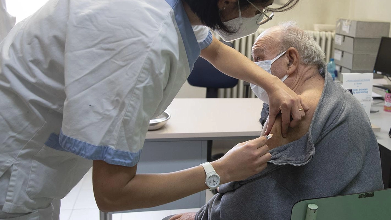 Ai nastri di partenza la campagna vaccinale della Asl contro influenza e Covid Ai nastri di partenza la campagna vaccinale della Asl contro influenza e Covid