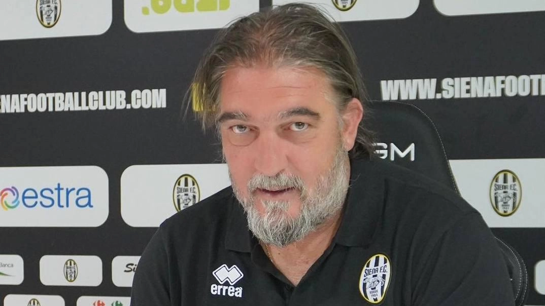 Gill Voria (foto) rimarrà alla Robur per almeno altri due anni. Nelle scorse ore il Siena Fc ha annunciato il... Gill Voria (foto) rimarrà alla Robur per almeno altri due anni. Nelle scorse ore il Siena Fc ha annunciato il...