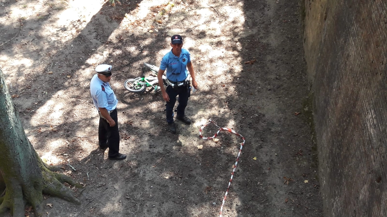 Il bimbo francese cadde in bici dalle Mura il 21 agosto 2018