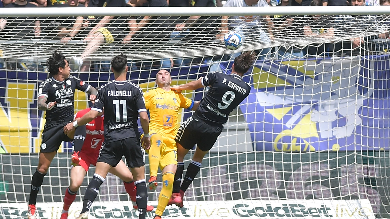 Un momento di Frosinone Spezia, terminata 2-2