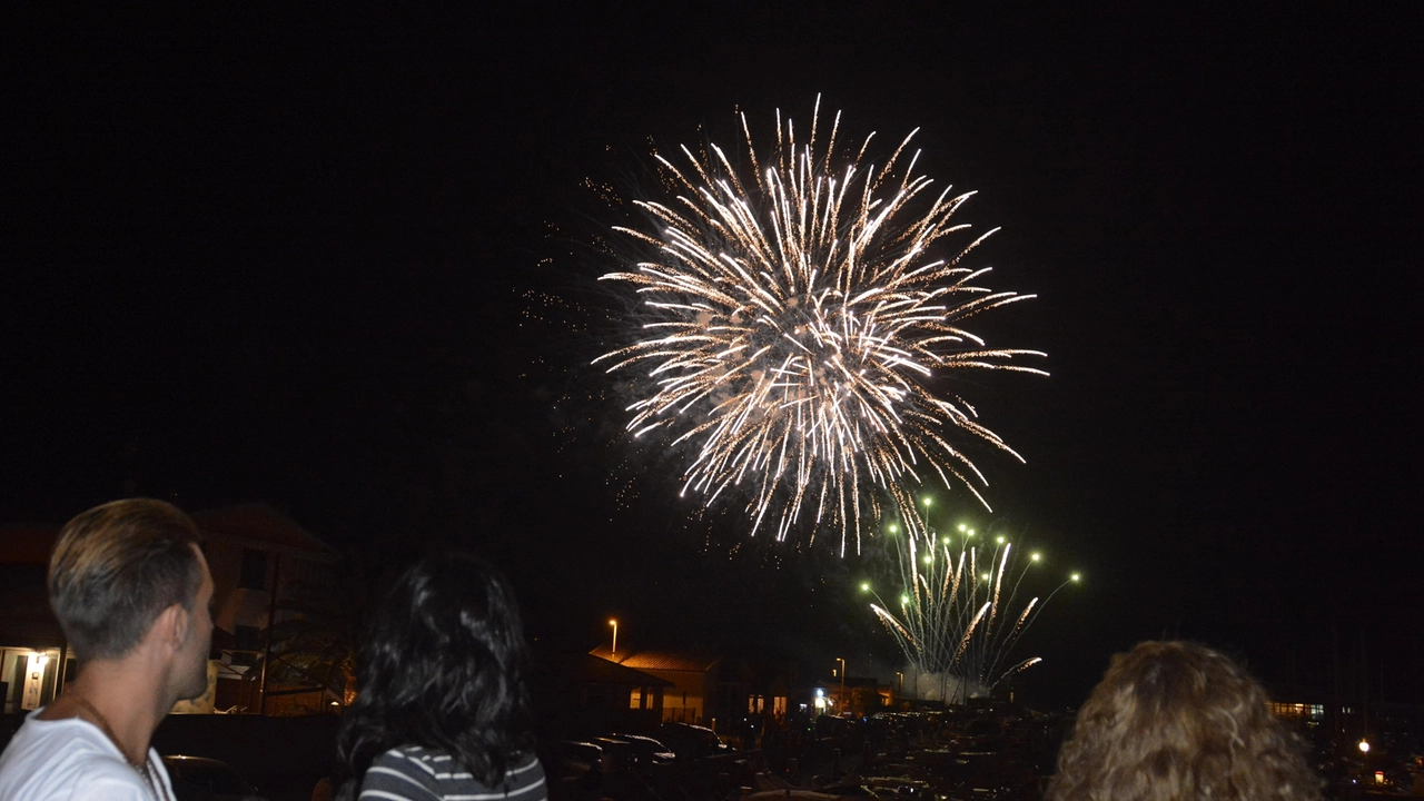 A Marina i tradizionali fuochi d’artificio in onore del patrono San Rocco