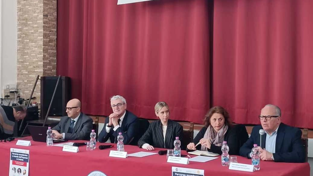 “Percorso accademico e mondo dell’impresa in Umbria“: è il tema della conferenza che si è svolta ieri al liceo scientifico annesso al Convitto nazionale, “Percorso accademico e mondo dell’impresa in Umbria“: è il tema della conferenza che si è svolta ieri al liceo scientifico annesso al Convitto nazionale,