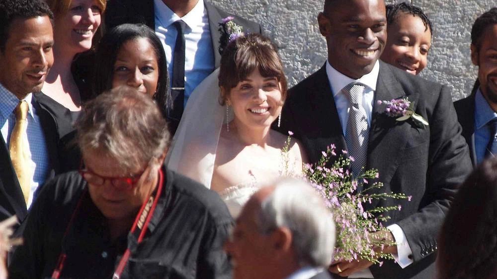 Oliviero Toscani fu il fotografo ufficiale del matrimonio tra Maria Celeste Moratti, figlia di Massimo Moratti, con l’attore. Duane Allen Robinson alla Pieve di Valdicastello Oliviero Toscani fu il fotografo ufficiale del matrimonio tra Maria Celeste Moratti, figlia di Massimo Moratti, con l’attore. Duane Allen Robinson alla Pieve di Valdicastello