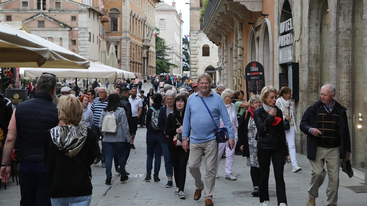 Un euro di aumento dal 1° dicembre per le strutture a gestione non imprenditoriale. E niente più sconto del 50% dopo il terzo giorno. Per alberghi e agriturismo tutto invariato. Un euro di aumento dal 1° dicembre per le strutture a gestione non imprenditoriale. E niente più sconto del 50% dopo il terzo giorno. Per alberghi e agriturismo tutto invariato.