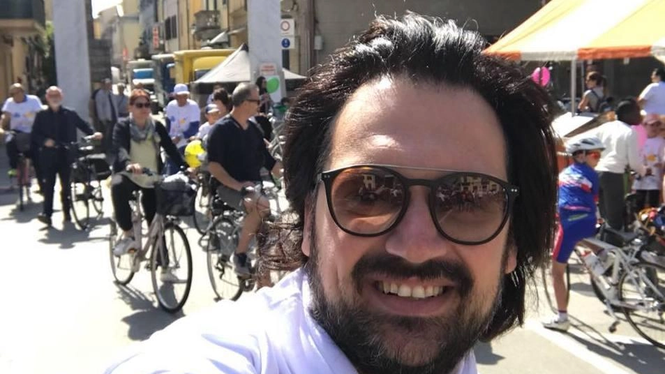 Alessandro Simonelli e la nuova piazza della Repubblica «Porterà sicuramente benefici al paese» Alessandro Simonelli e la nuova piazza della Repubblica «Porterà sicuramente benefici al paese»