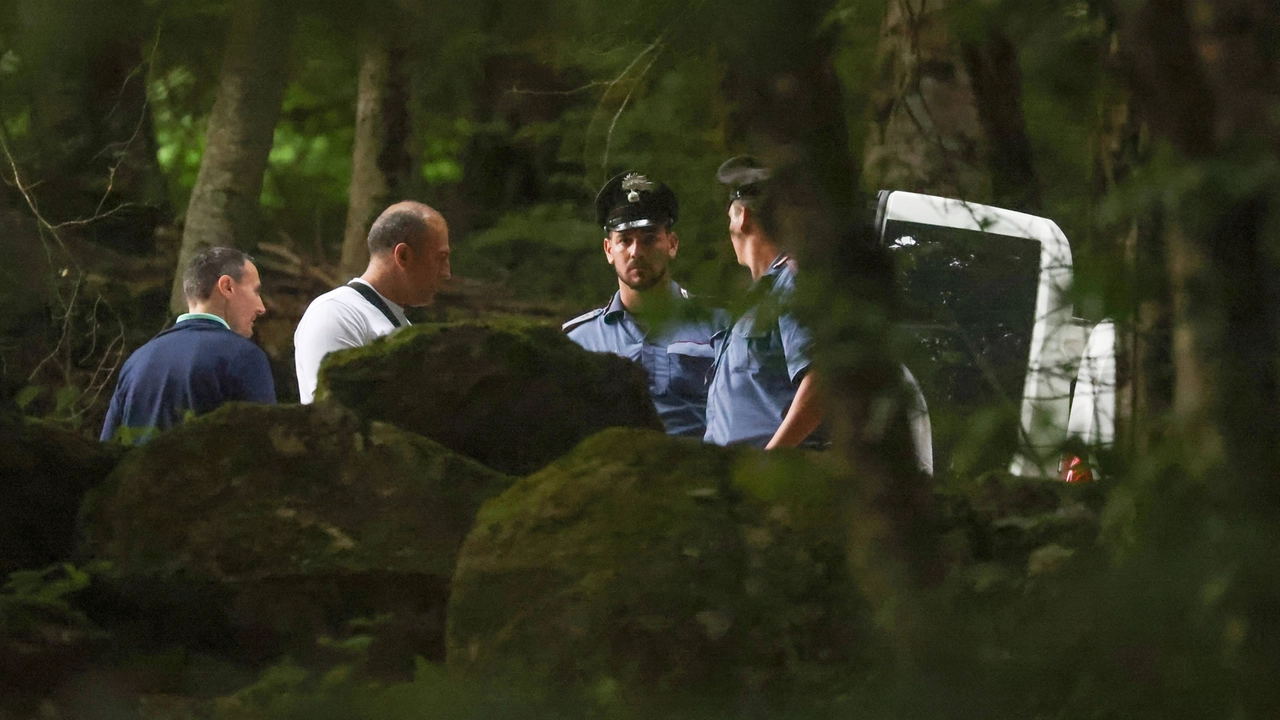 ll corpo di Franca Ludwig trovato nel bosco, i carabinieri sul posto