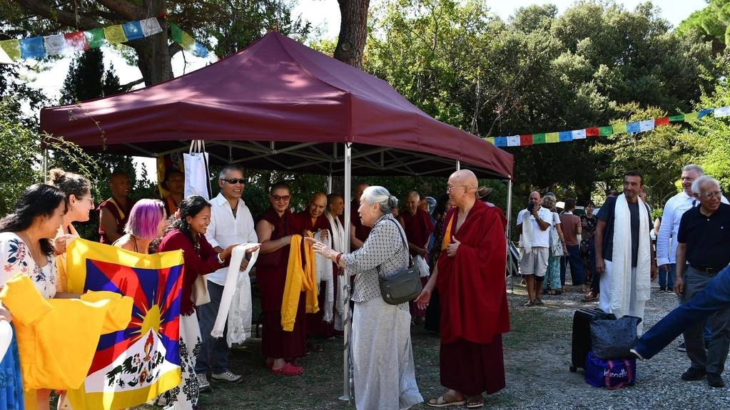 Appuntamento dal 13 al 15 settembre nell’Istituto buddista Lama Tzong Khapa. Meditazione, mandala di sabbia, libri, incontri e laboratori: ecco il programma. . Appuntamento dal 13 al 15 settembre nell’Istituto buddista Lama Tzong Khapa. Meditazione, mandala di sabbia, libri, incontri e laboratori: ecco il programma. .