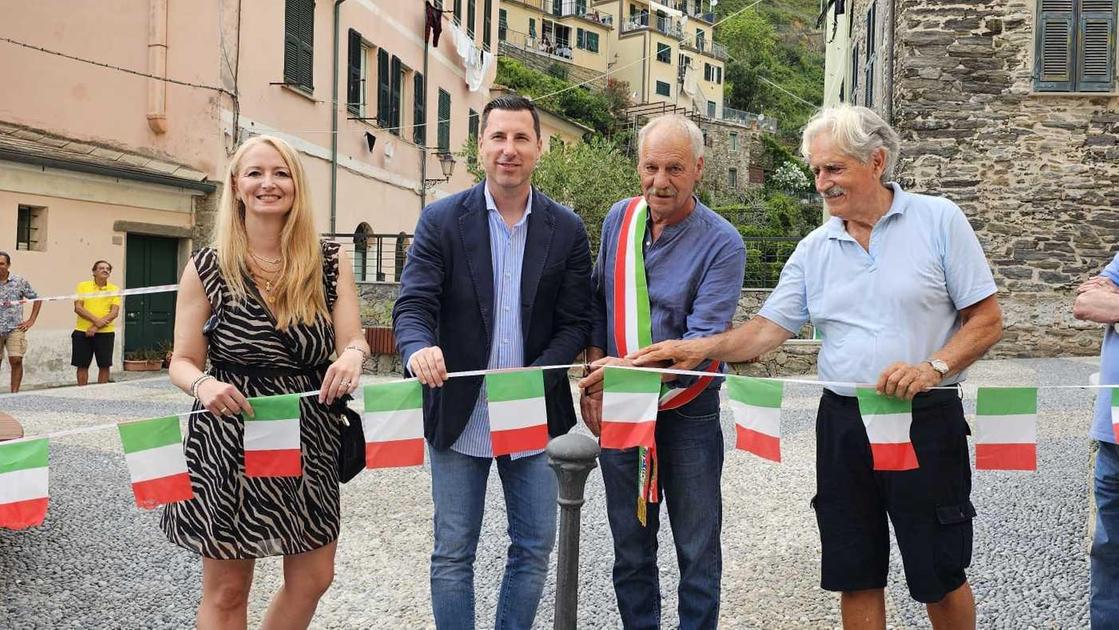 https://www.lanazione.it/image-service/view/acePublic/alias/contentid/Y2Q0YzY5NDgtMDQ0MS00/0/piazzetta-dei-caduti-vernazza-recupera-un-angolo-di-paradiso.jpeg?f=16:9&w=1200&h=630