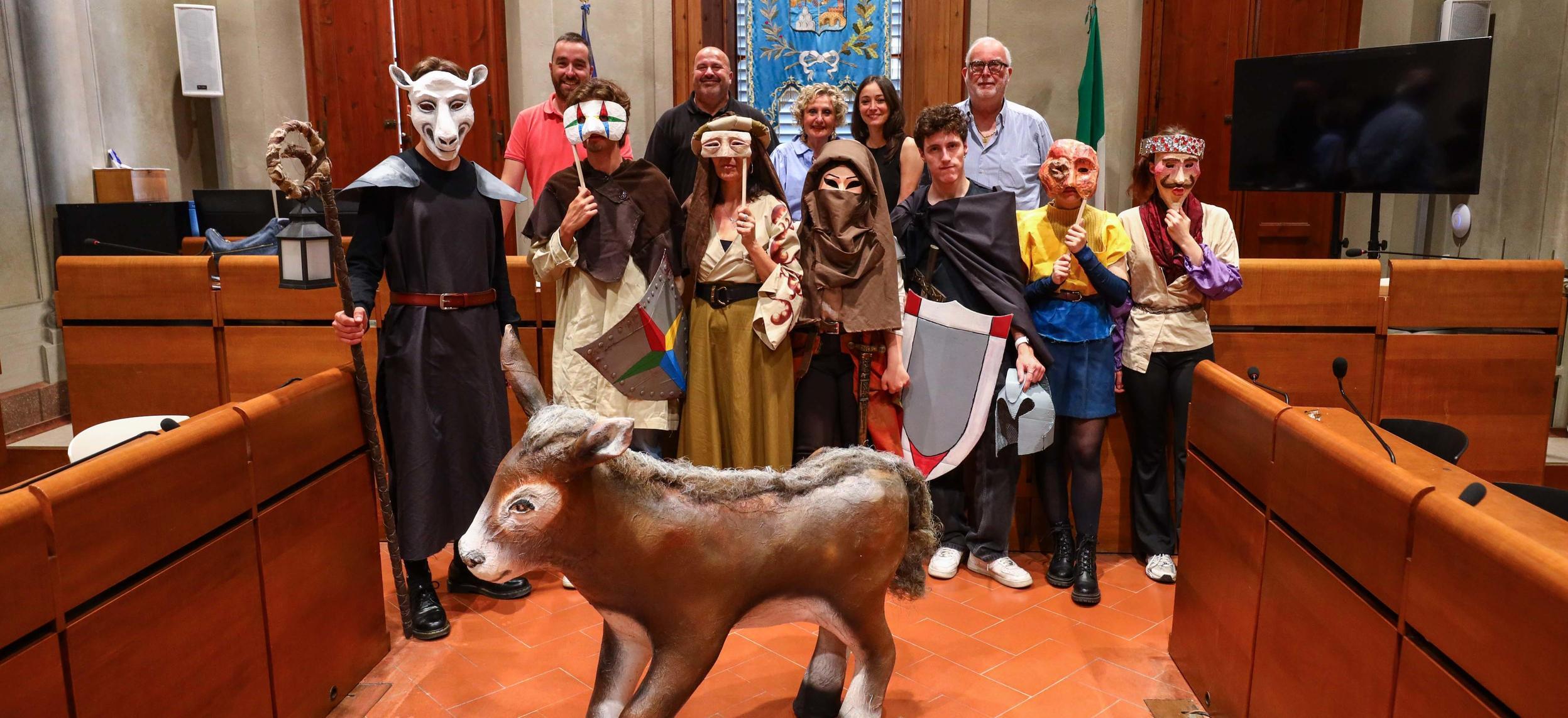 Torna il Volo del ciuco. Dal corteo alla festa. Con un messaggio di pace Torna il Volo del ciuco. Dal corteo alla festa. Con un messaggio di pace