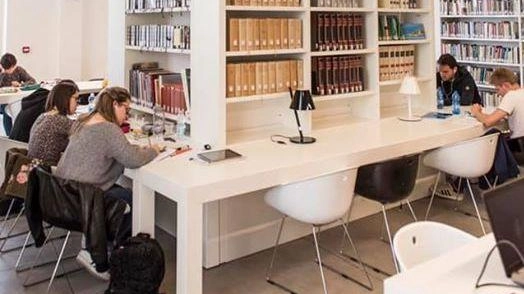 La biblioteca Lorenzo Quartieri si prepara ai lavori di messa a norma antisismica e propedeutici alla sistemazione successiva dei piani superiori La biblioteca Lorenzo Quartieri si prepara ai lavori di messa a norma antisismica e propedeutici alla sistemazione successiva dei piani superiori