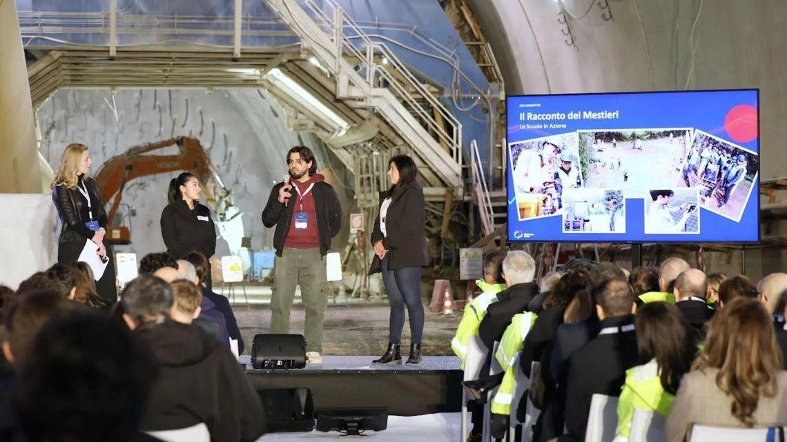 Un momento del vertice di Distretto Italia, ieri nella galleria San Donato sull’A1
