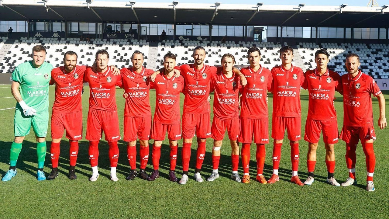 L’undici del Viareggio a Spezia è stato questo 4-3-3. : Nucci; Romanelli, D’Alessandro, Videtta, Ivani; Cosimo Belluomini, Lollo, Gianmarco Gabrielli; Purro, Pegollo, Galligani L’undici del Viareggio a Spezia è stato questo 4-3-3. : Nucci; Romanelli, D’Alessandro, Videtta, Ivani; Cosimo Belluomini, Lollo, Gianmarco Gabrielli; Purro, Pegollo, Galligani