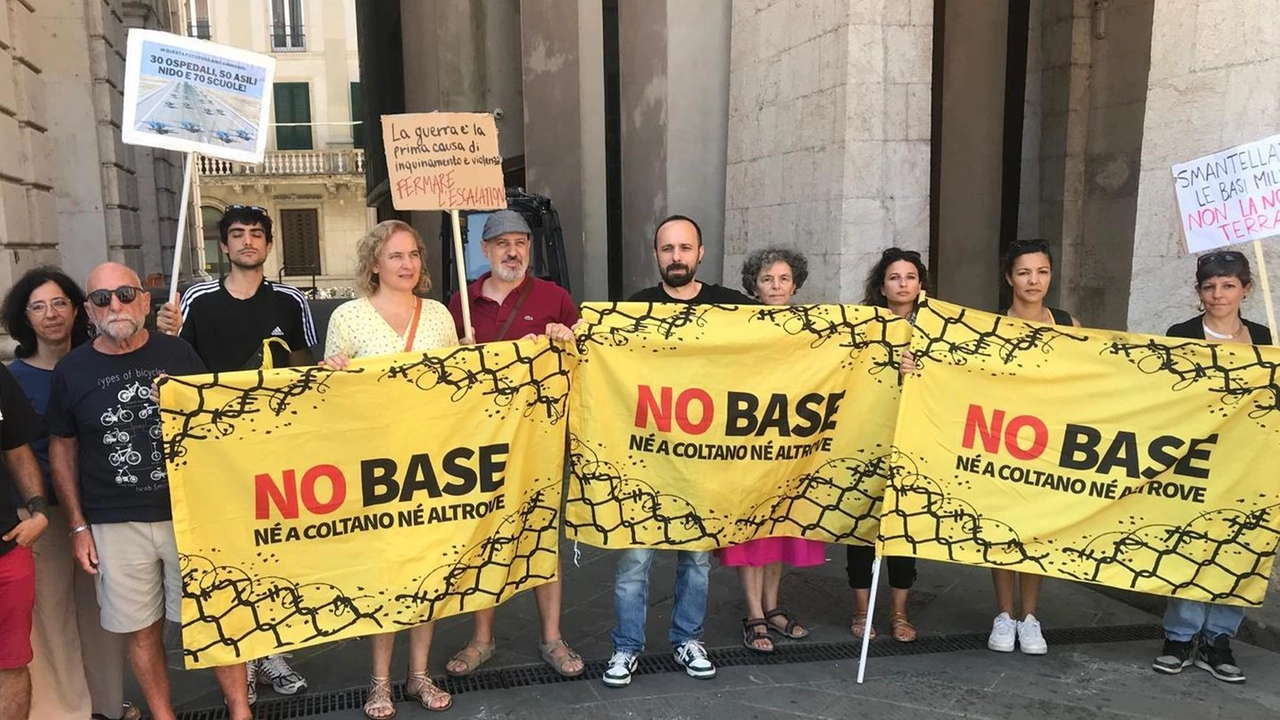 Base, accelerazione fulminea: "Niente valutazione ambientale"