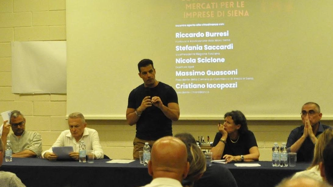 Iniziativa affollata a Poggibonsi con istituzioni, categorie produttive e cittadini "Mettere al centro il rilancio della domanda interna e verso l’estero". Iniziativa affollata a Poggibonsi con istituzioni, categorie produttive e cittadini "Mettere al centro il rilancio della domanda interna e verso l’estero".