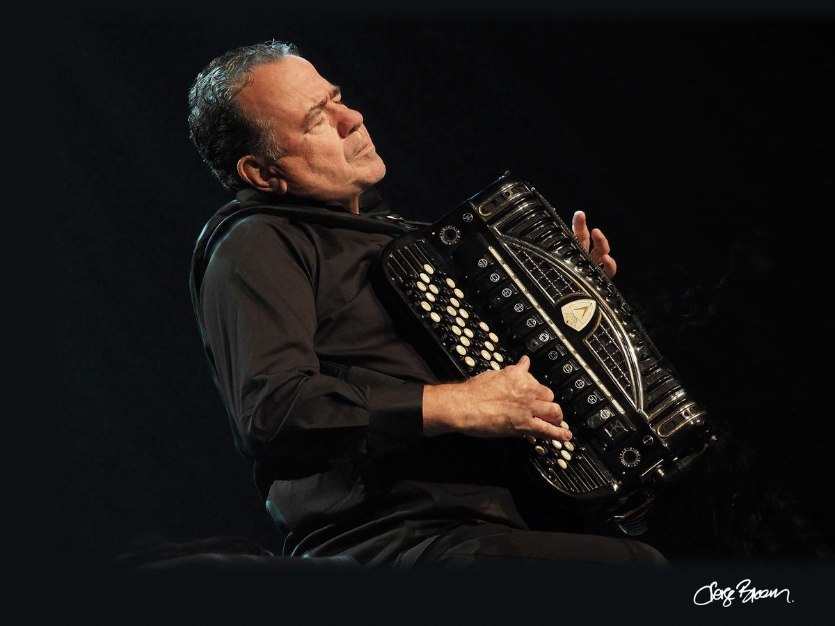 anima mundi la fisarmonica di richard galliano protagonista in camposanto