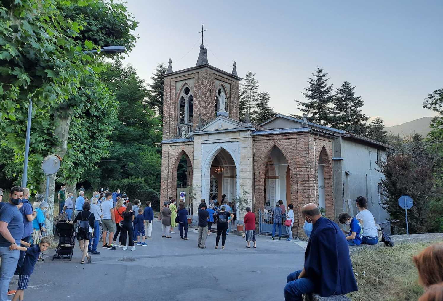 https://www.lanazione.it/image-service/view/acePublic/alias/contentid/Y2Q5ZWY0N2ItOTQzNS00/0/festeggiamenti-al-santuario-cimalmargine.jpeg